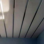 потолок в туалете 150x150